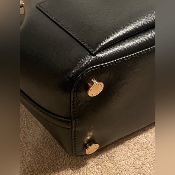 ☺️Sold Locally☺️ Michael Kors Bucket Bag - Picture 8 of 16